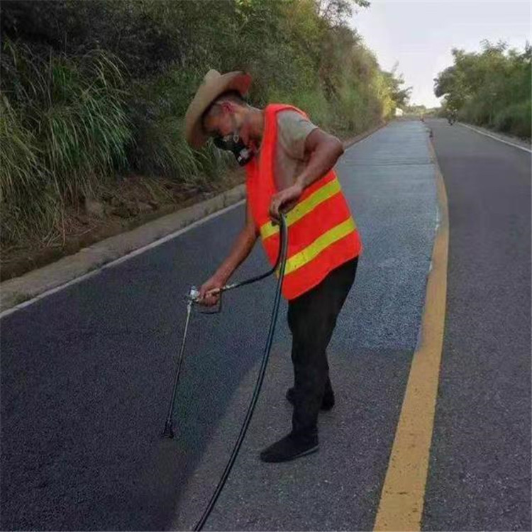 河东 彩色防滑路面的底涂是保障路面附着力