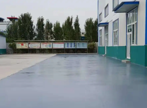 河东彩色路面喷涂翻新的材料对冬季