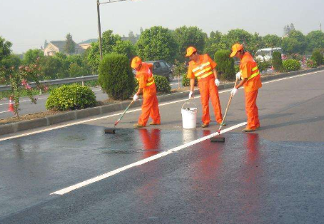 河东 彩色路面喷漆维修改色的使用寿命有多长？